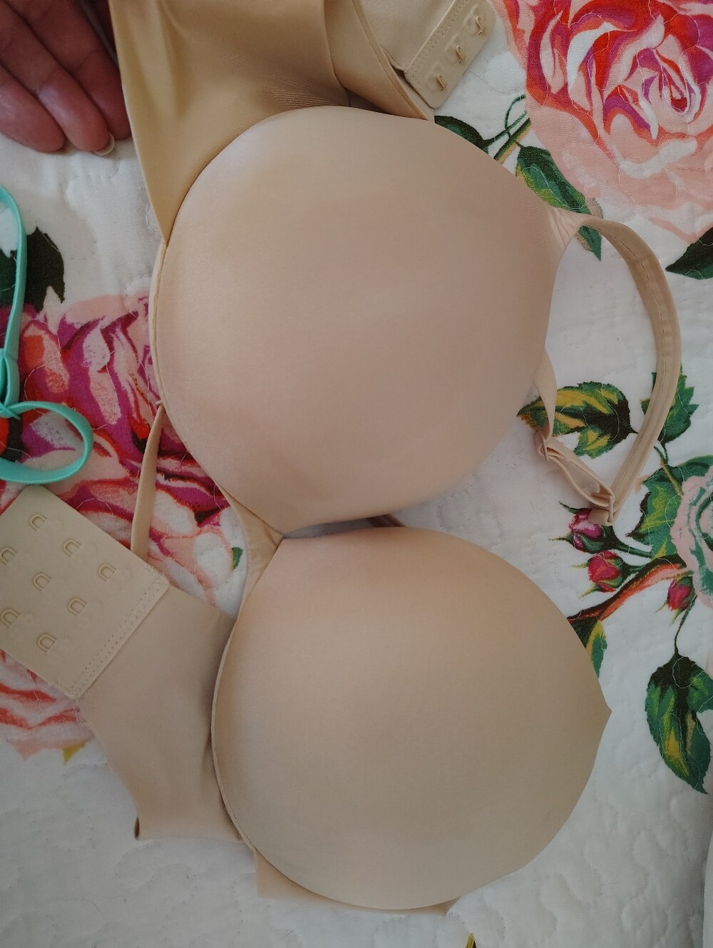 Skims Nude Smooth T-Shirt Bra - Seamless Everyday Support